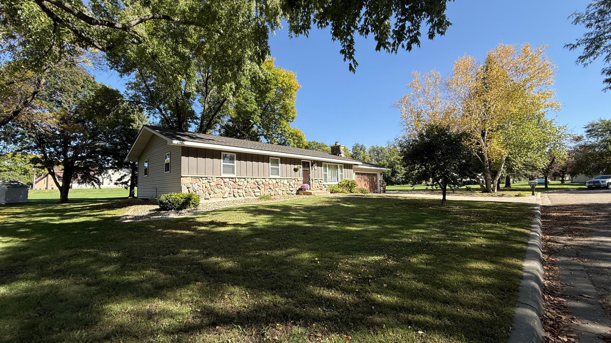 Property photo for 112 Orchard Circle, Montevideo, MN 56265