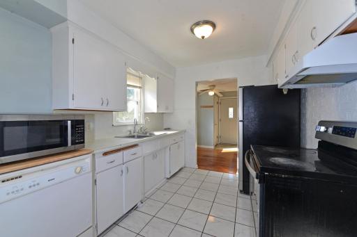 6806 Scott Avenue N, Brooklyn Center, MN 55429