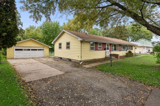 6909 36th Avenue N, Crystal, MN 55427