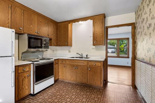 6909 36th Avenue N, Crystal, MN 55427