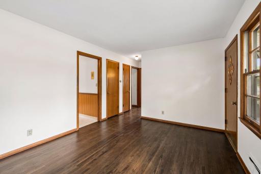 6909 36th Avenue N, Crystal, MN 55427