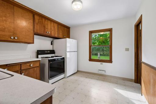 6909 36th Avenue N, Crystal, MN 55427