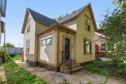 Nice Duplex with many updates for each unit