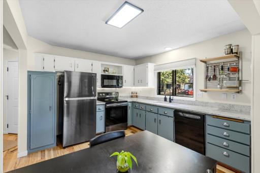 576 Donegal Circle, Shoreview, MN 55126