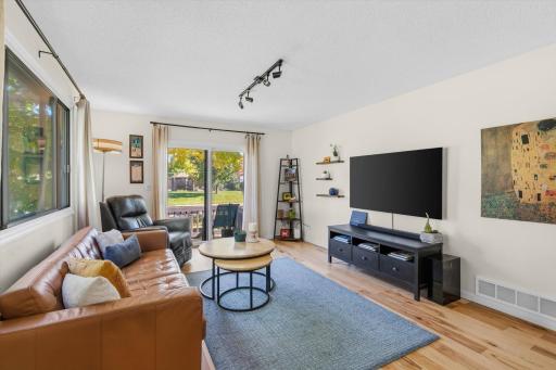 576 Donegal Circle, Shoreview, MN 55126