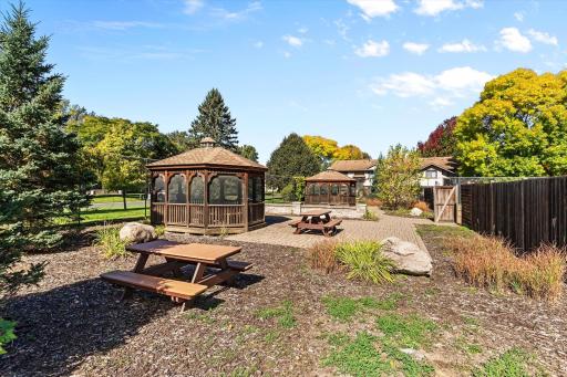 576 Donegal Circle, Shoreview, MN 55126
