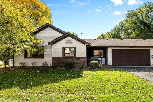 576 Donegal Circle, Shoreview, MN 55126
