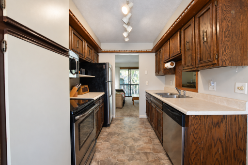 37 Marie Avenue E, West Saint Paul, MN 55118