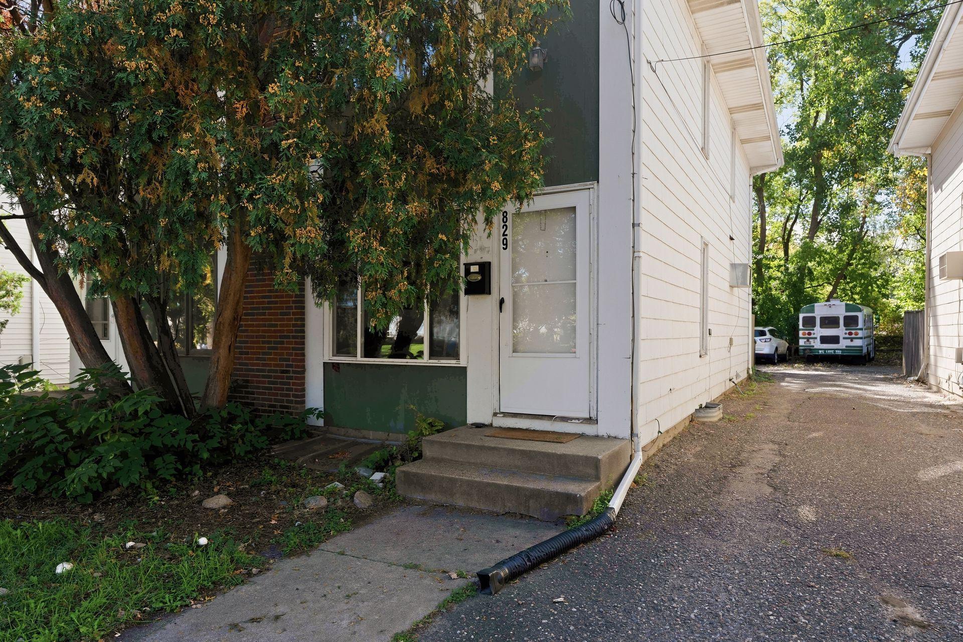 829 Weeks Avenue Southeast - Spacecrafting - 0004.jpg