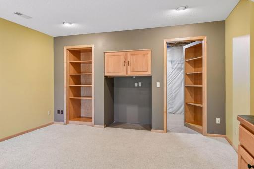 8395 Rosewood Drive, Chanhassen, MN 55317