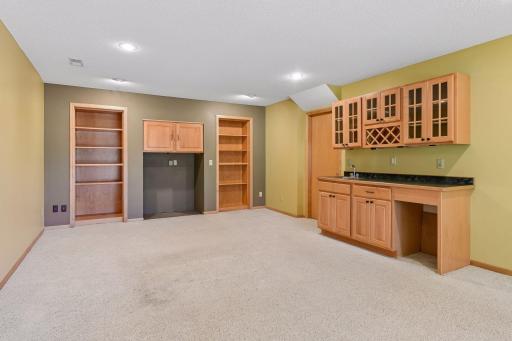 8395 Rosewood Drive, Chanhassen, MN 55317