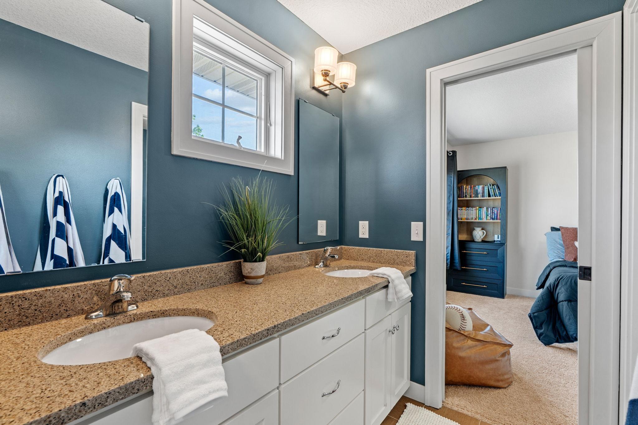 73-web-or-mls-16513 Duluth Trl-63.jpg