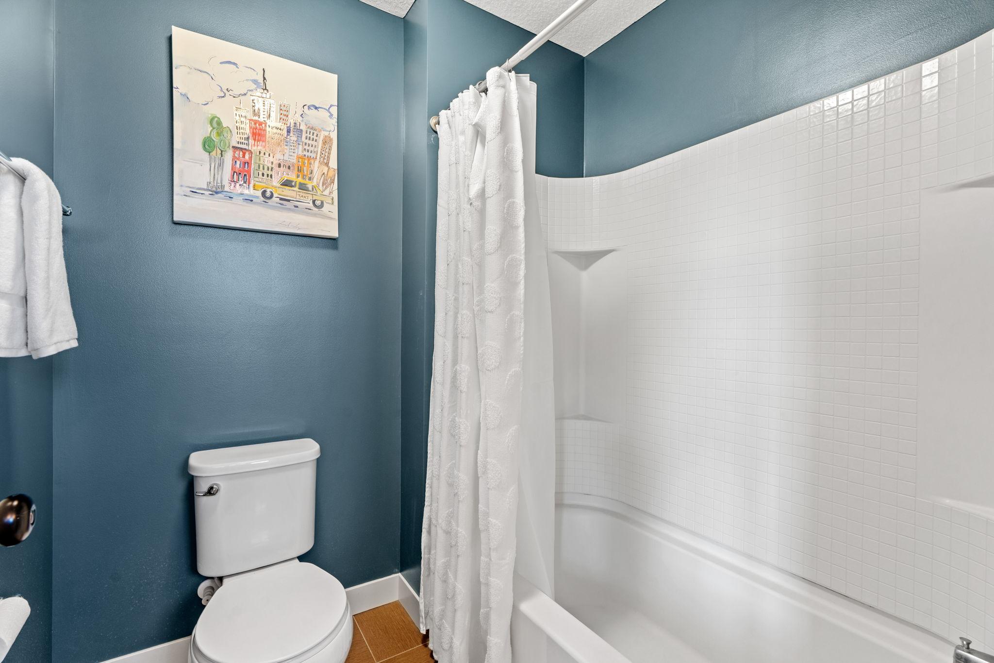 75-web-or-mls-16513 Duluth Trl-65.jpg