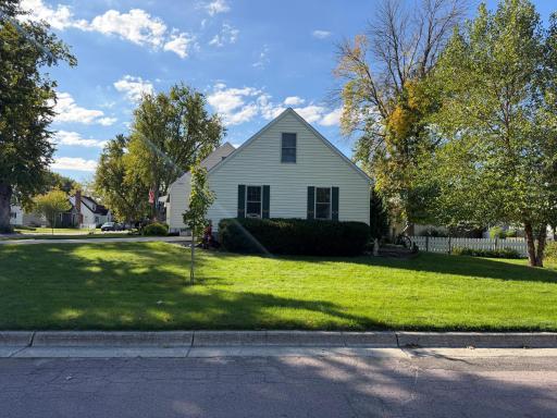 908 8th Avenue SW, Faribault, MN 55021