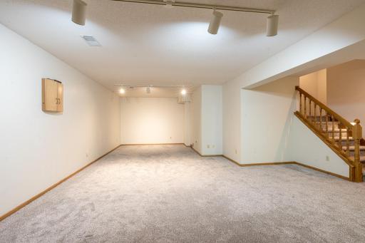 14008 Yellow Pine Street NW, Andover, MN 55304