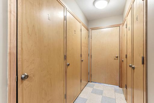 8-web-or-mls-4412-Cedar-Lake-Rd-S-3-08.jpg