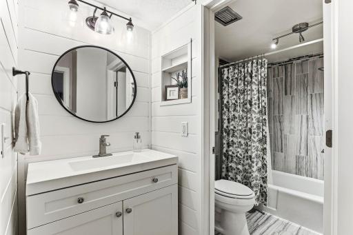 25-web-or-mls-4412-Cedar-Lake-Rd-S-3-25.jpg