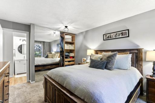 23-web-or-mls-4412-Cedar-Lake-Rd-S-3-23.jpg