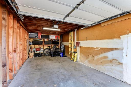 30-web-or-mls-4412-Cedar-Lake-Rd-S-3-30.jpg
