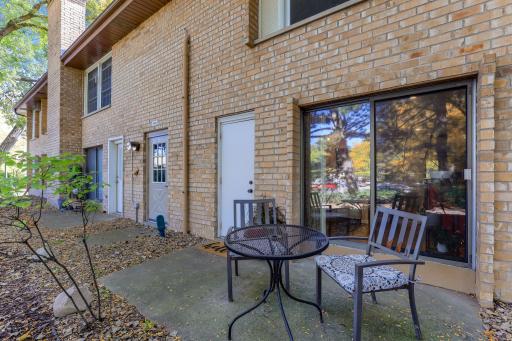 27-web-or-mls-4412-Cedar-Lake-Rd-S-3-27.jpg