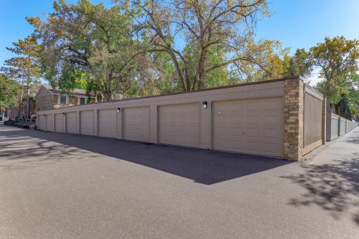 33-web-or-mls-4412-Cedar-Lake-Rd-S-3-33.jpg