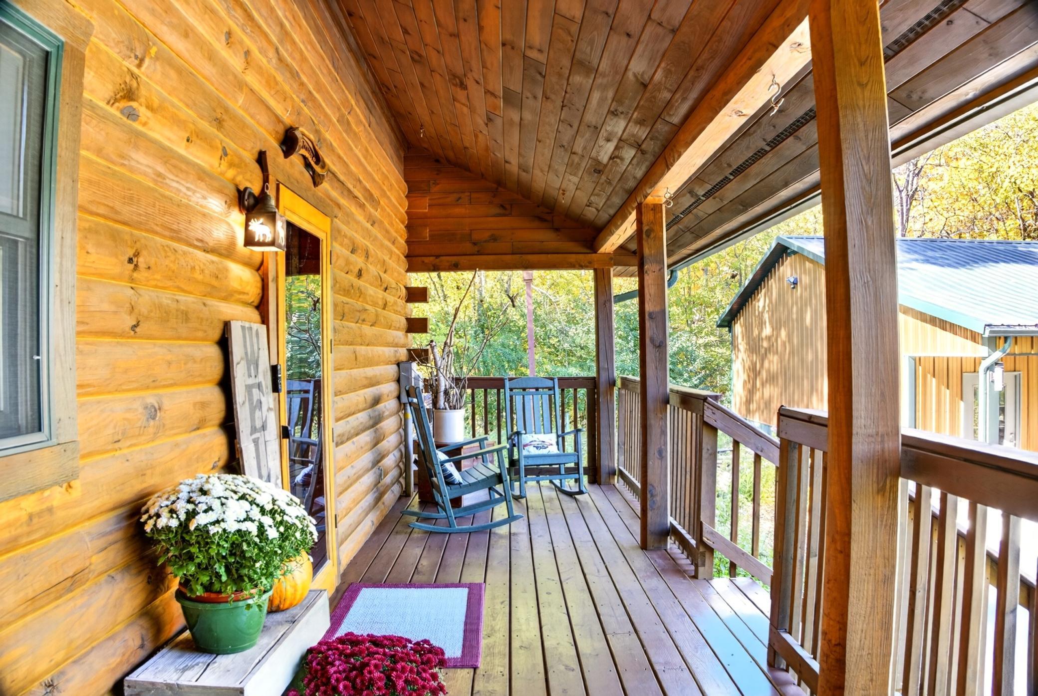 porch 3.jpg