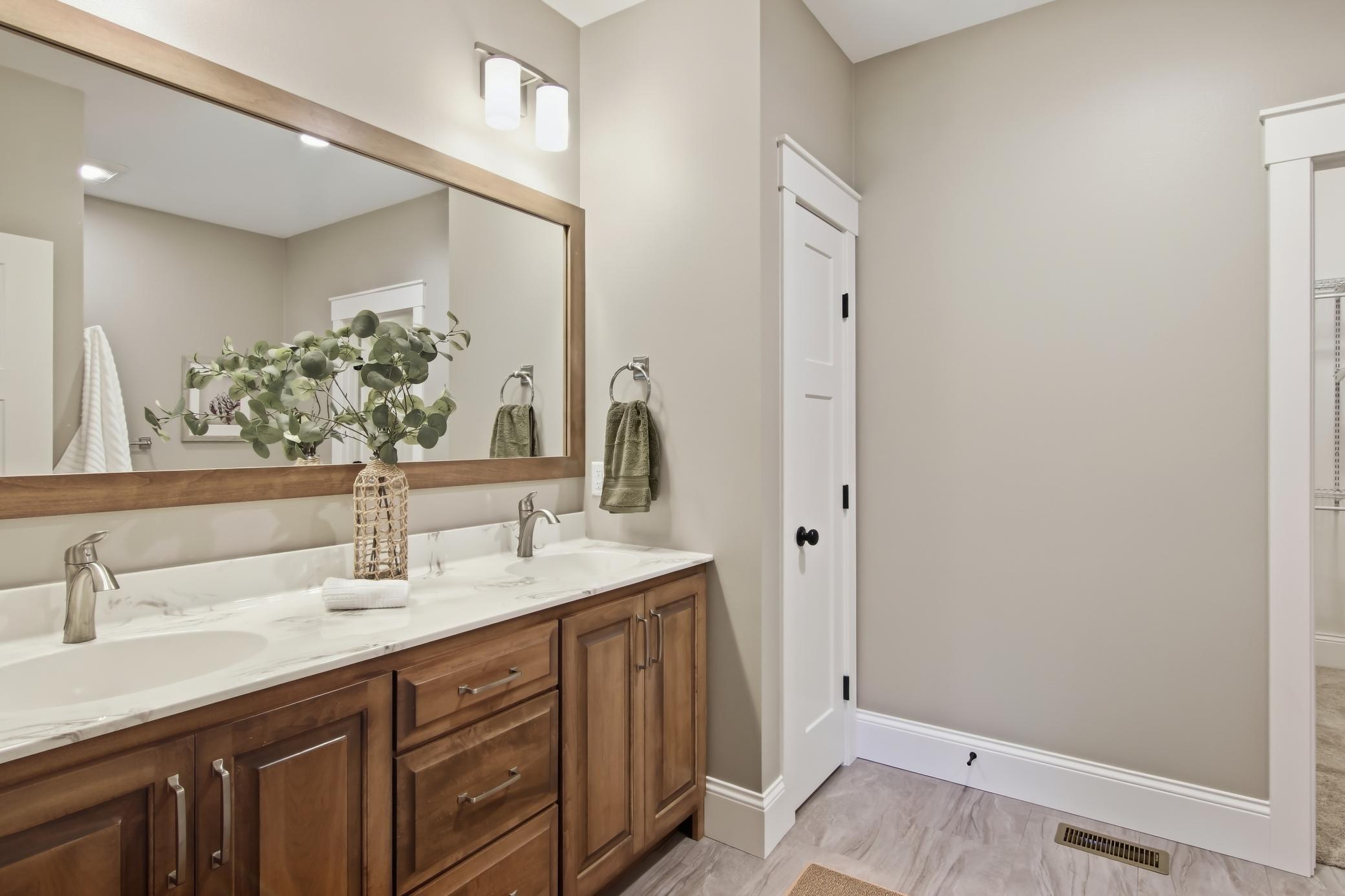 07-PrimaryBathroom-1-jpg.jpg