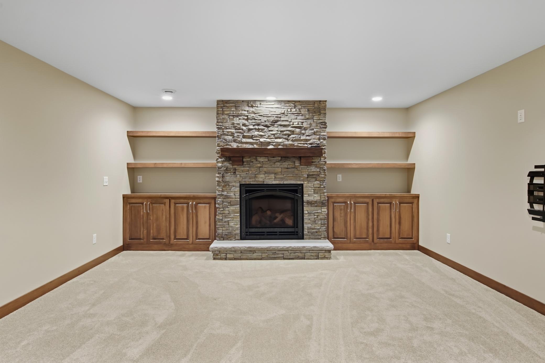 13-LowerLivingRoom-2-jpg.jpg