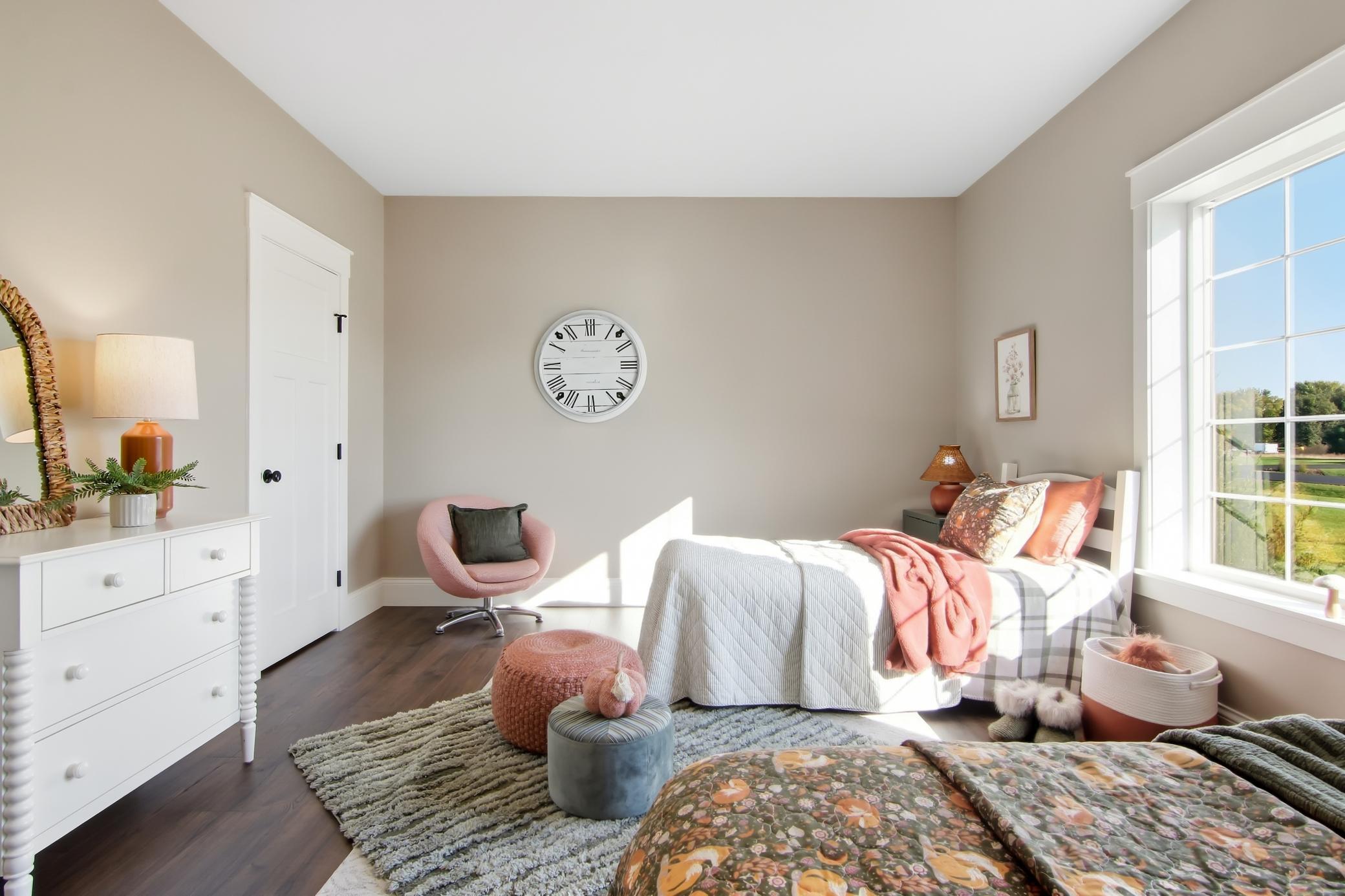 10-MainLevelBedroom-1-1-jpg.jpg