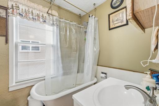 3210 Zane Avenue N, Crystal, MN 55422