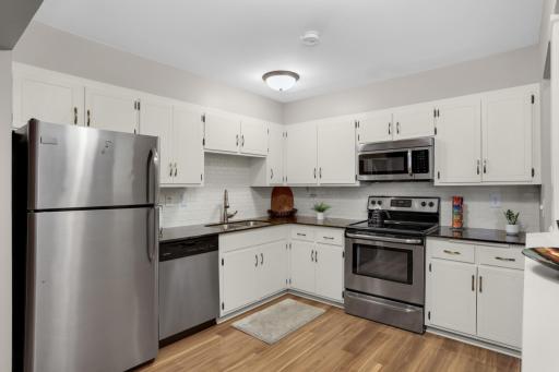 705 E Burnsville Parkway, 114, Burnsville, MN 55337
