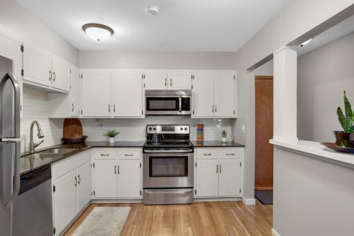 705 E Burnsville Parkway, 114, Burnsville, MN 55337