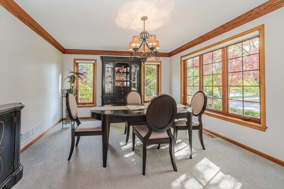 06-Formal Dining Room.jpg