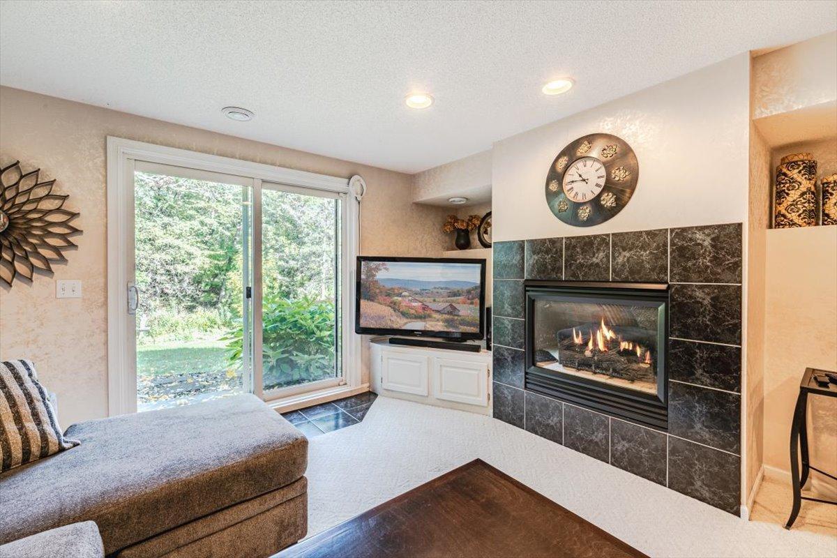 47-Family Room.jpg