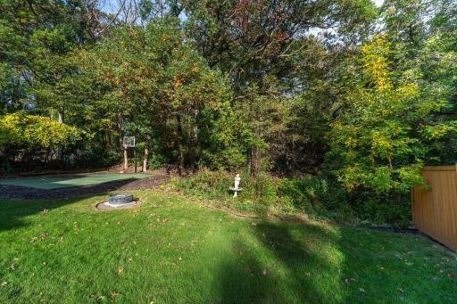 12061 Gantry Court, Apple Valley, MN 55124