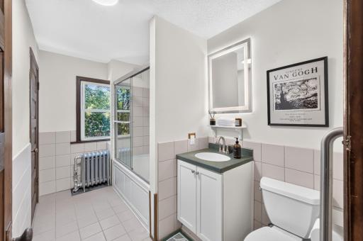 979 Saint Anthony Avenue, Saint Paul, MN 55104