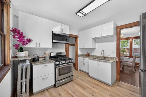979 Saint Anthony Avenue, Saint Paul, MN 55104
