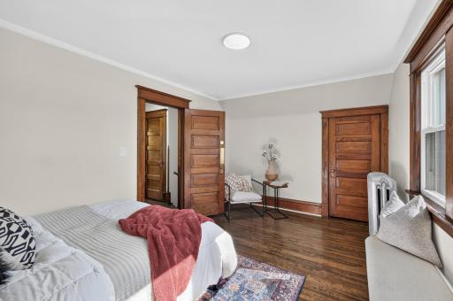 979 Saint Anthony Avenue, Saint Paul, MN 55104