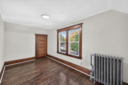 979 Saint Anthony Avenue, Saint Paul, MN 55104