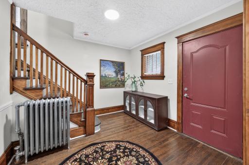 979 Saint Anthony Avenue, Saint Paul, MN 55104