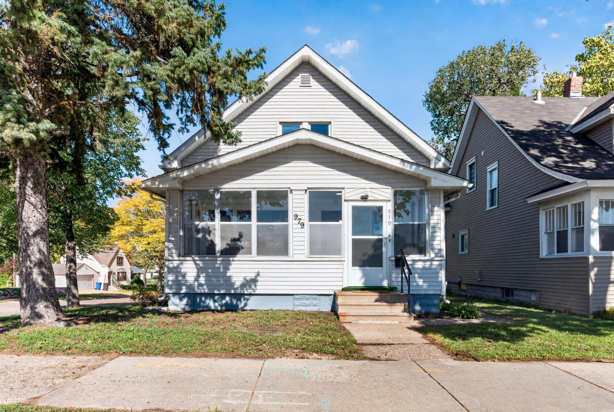 Property photo for 979 Saint Anthony Avenue, Saint Paul, MN 55104