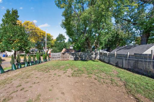 979 Saint Anthony Avenue, Saint Paul, MN 55104