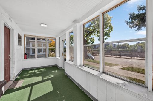 979 Saint Anthony Avenue, Saint Paul, MN 55104