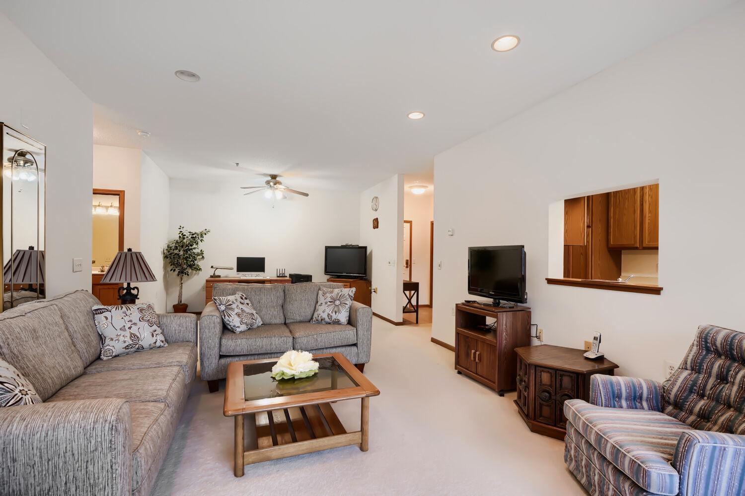 Neutral Decor