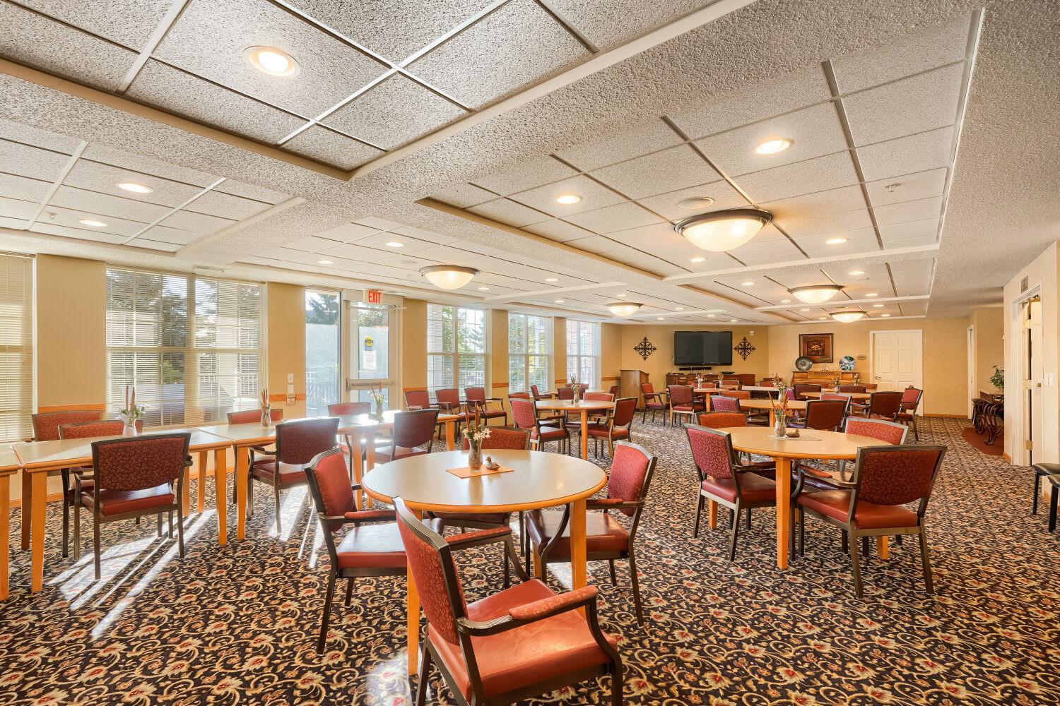 Specious Club Rm W/Kitchen