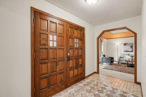 1528 Briarknoll Drive, New Brighton, MN 55112