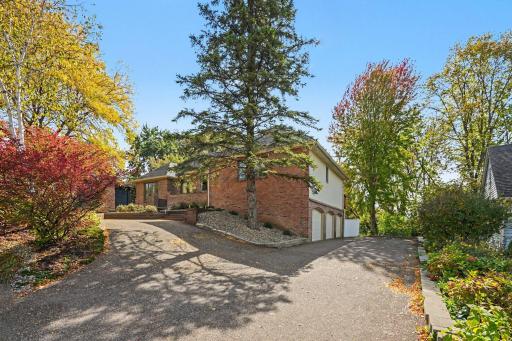 1528 Briarknoll Drive, New Brighton, MN 55112