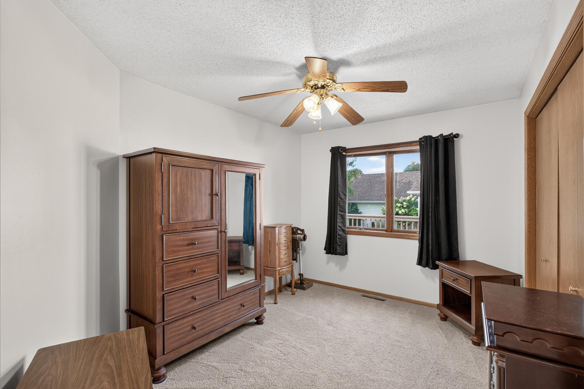 2nd bedroom