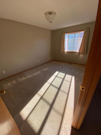 609 Dogwood Street NE, Lonsdale, MN 55046