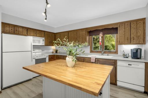 6624 Edgemont Boulevard N, Brooklyn Park, MN 55428